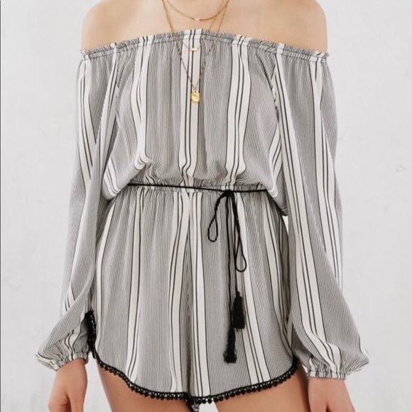 Off the shoulder romper - Picture 1 of 3